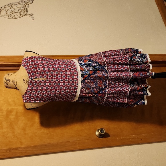 Entro Maroon Tunic with Lace Detail Size L - Picture 3 of 5